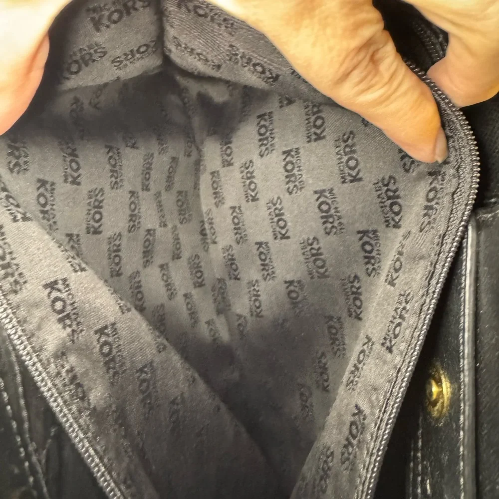 Michael Kors Tilda Saffiano Leather large tote bag in black - Picture 7 of 11